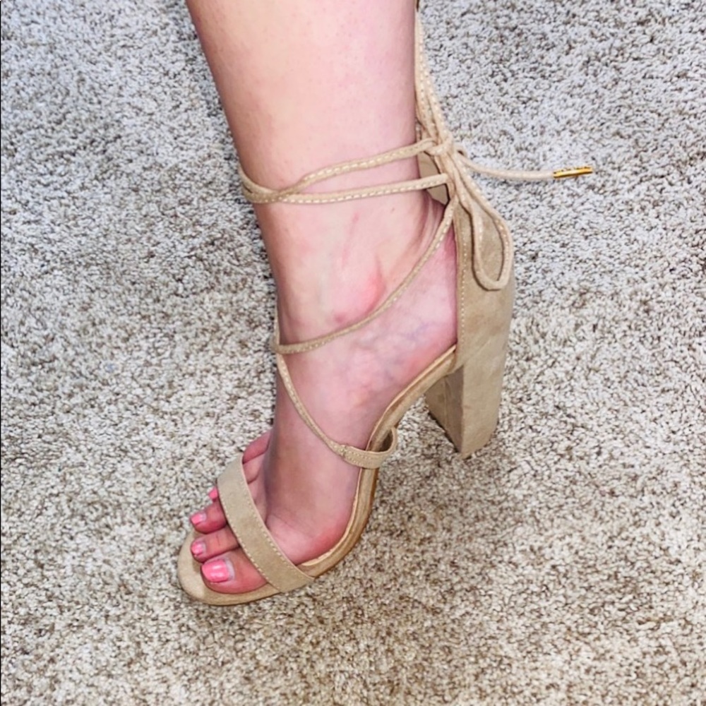 Heels - Picture 2 of 4